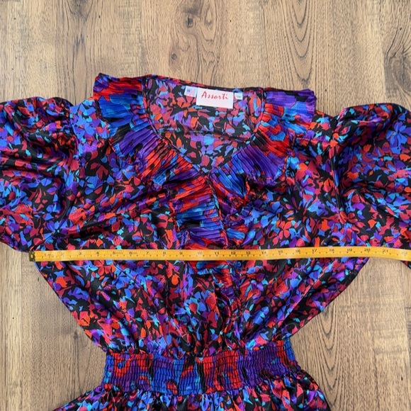 ASSORTI Floral V-Neck Dress in Red and Blue - Picture 5 of 13